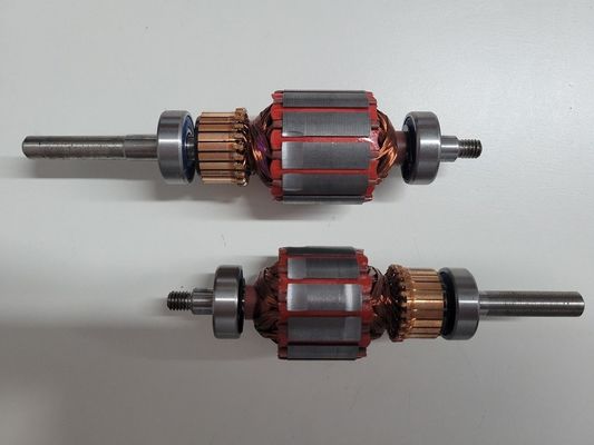 中国 クイーン挿入機械 スロット 絶縁機械 装甲コイルとスタック DMD PMP サプライヤー